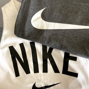 🤍 (2) NIKE T-Shirts